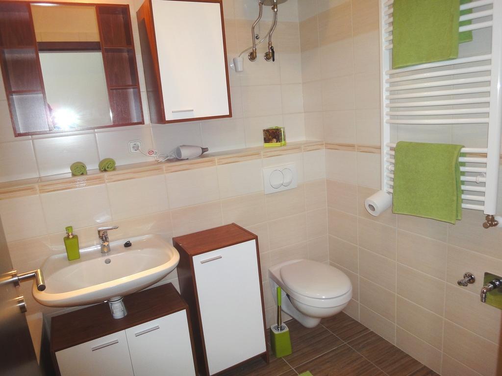 Aqua Apartmanok Pécs Rom bilde