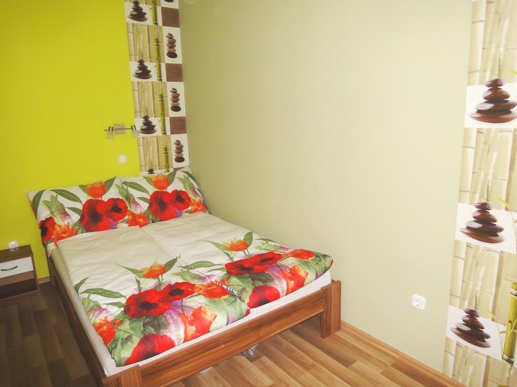 Aqua Apartmanok Pécs Rom bilde
