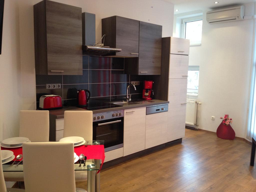 Aqua Apartmanok Pécs Rom bilde